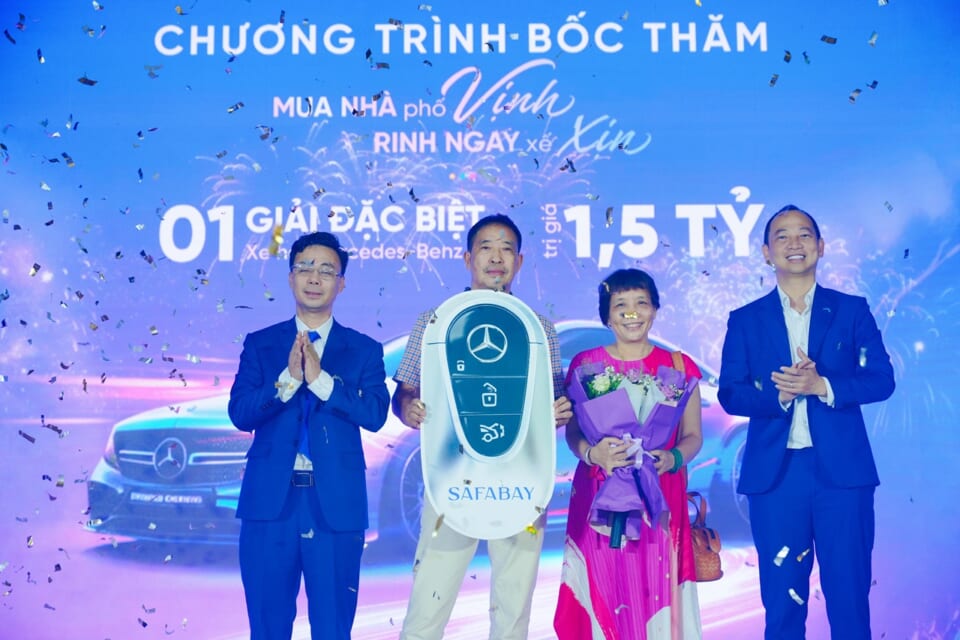 trao-giai-safabay-trung-giai-xe-mercedes-c200